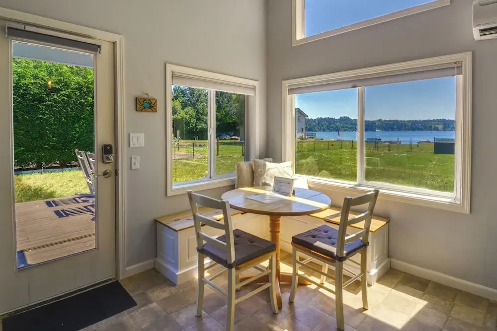 Waterfront Hood Canal Cottage: Steps to the Beach!