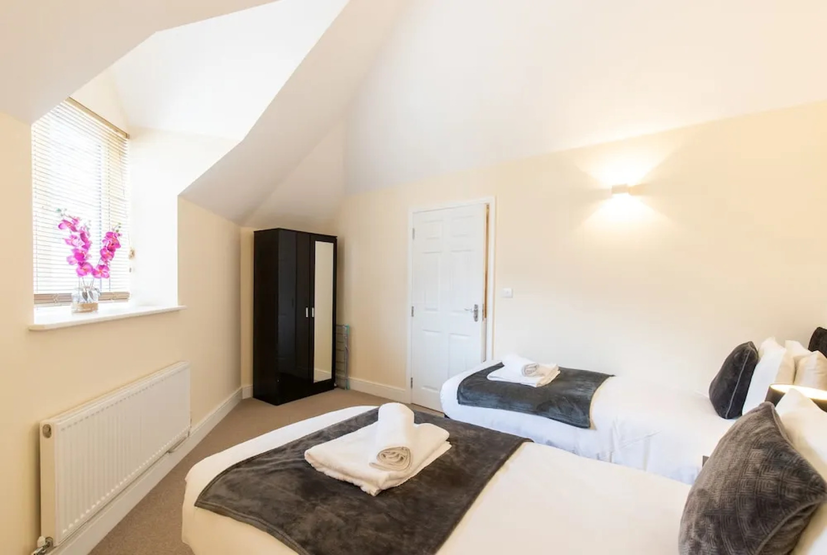 Velvet 2-Bedroom Penthouse Brewery Road