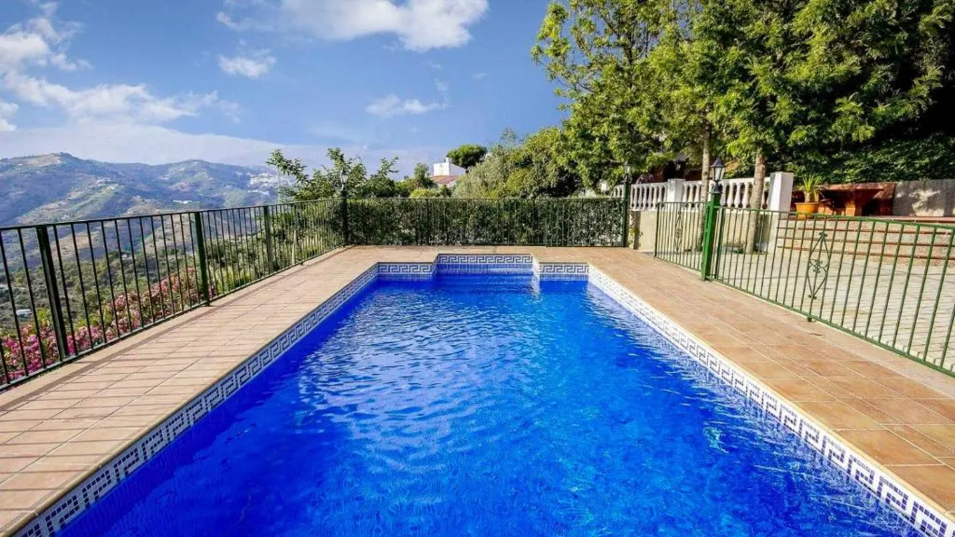 Casa Las Olivas Sayalonga by Ruralidays