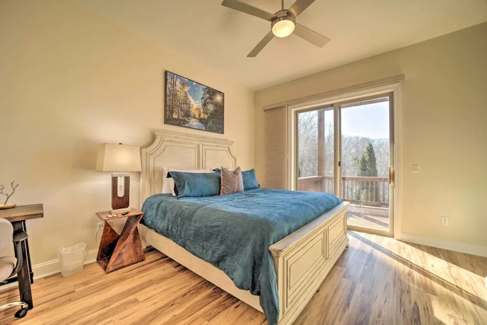 Beautiful Whittier Condo w/ Deck + Mtn Views!