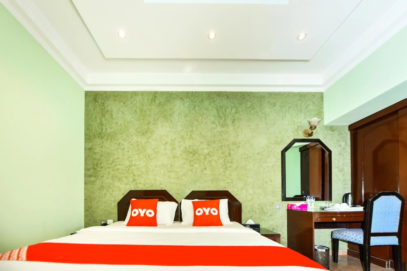 OYO 137 Marina Hotel