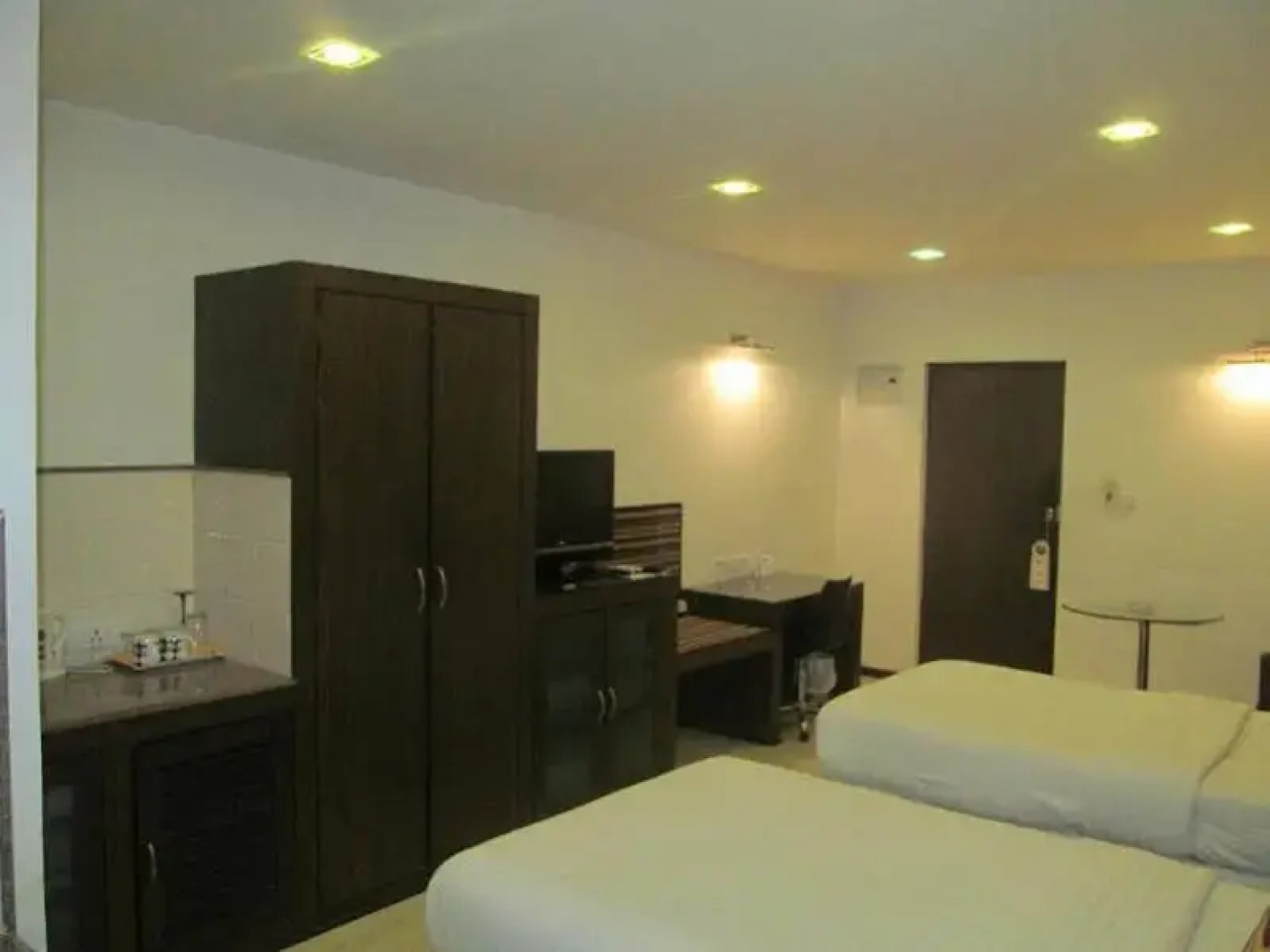 Shilton Residence Hotel