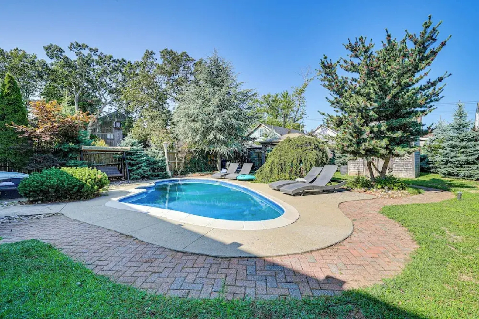 New Haven Gem w/ Private Pool, Walk to Beach!