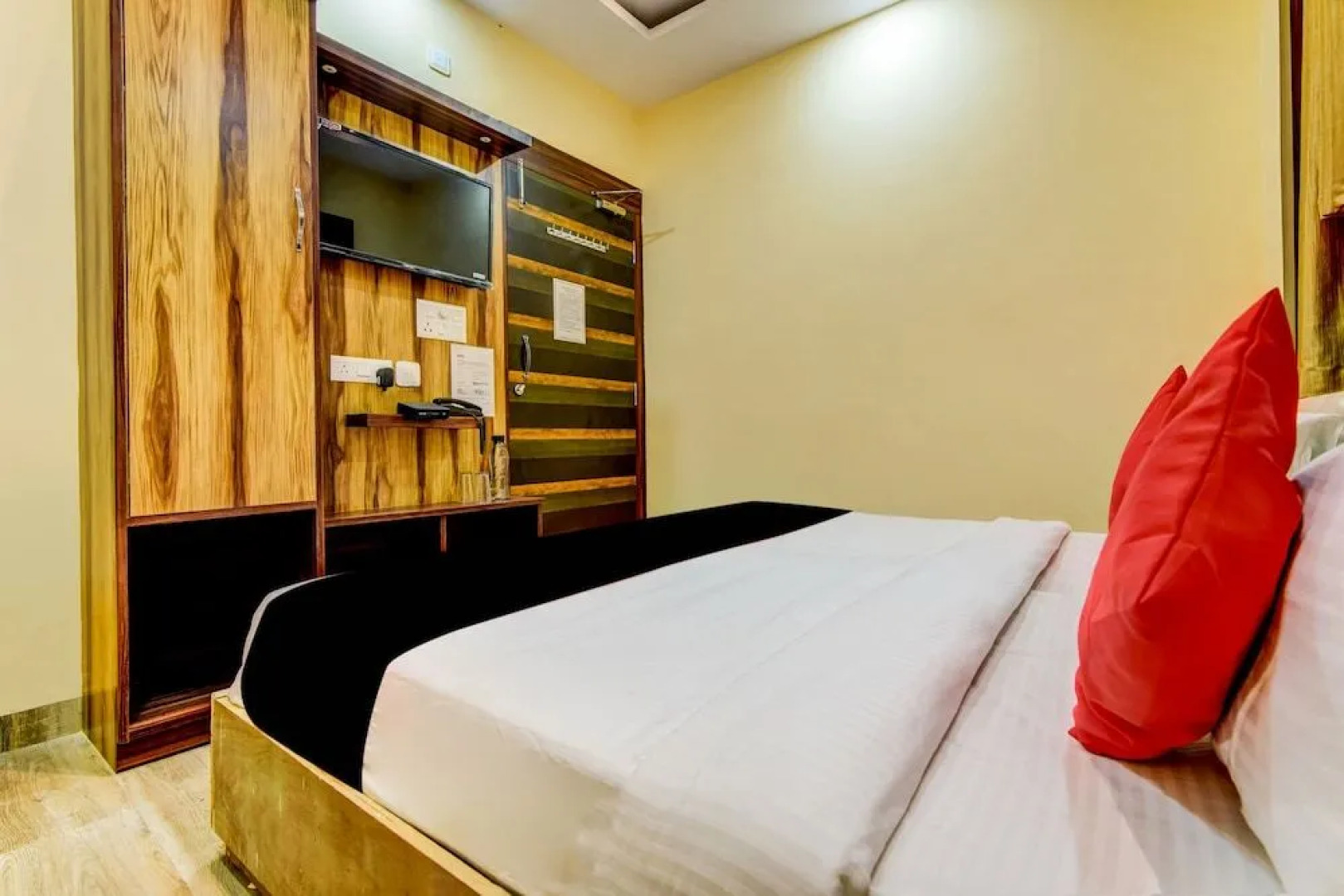 OYO 44294 Hotel Siddahanth International