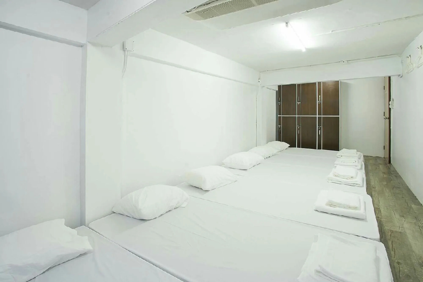 The Port Hostel By Suwatchai