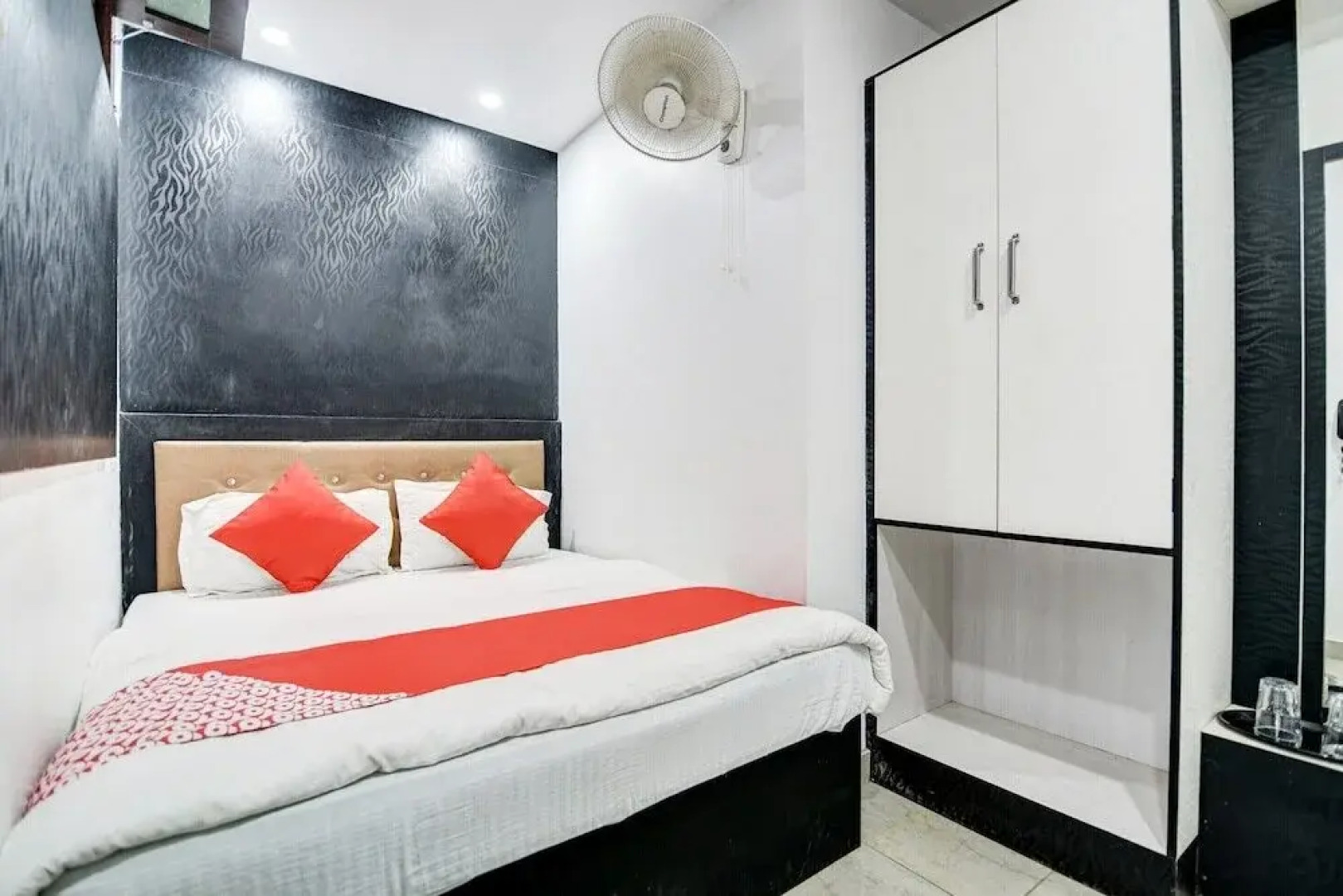 Capital O 38853 S Sumangalam Palace