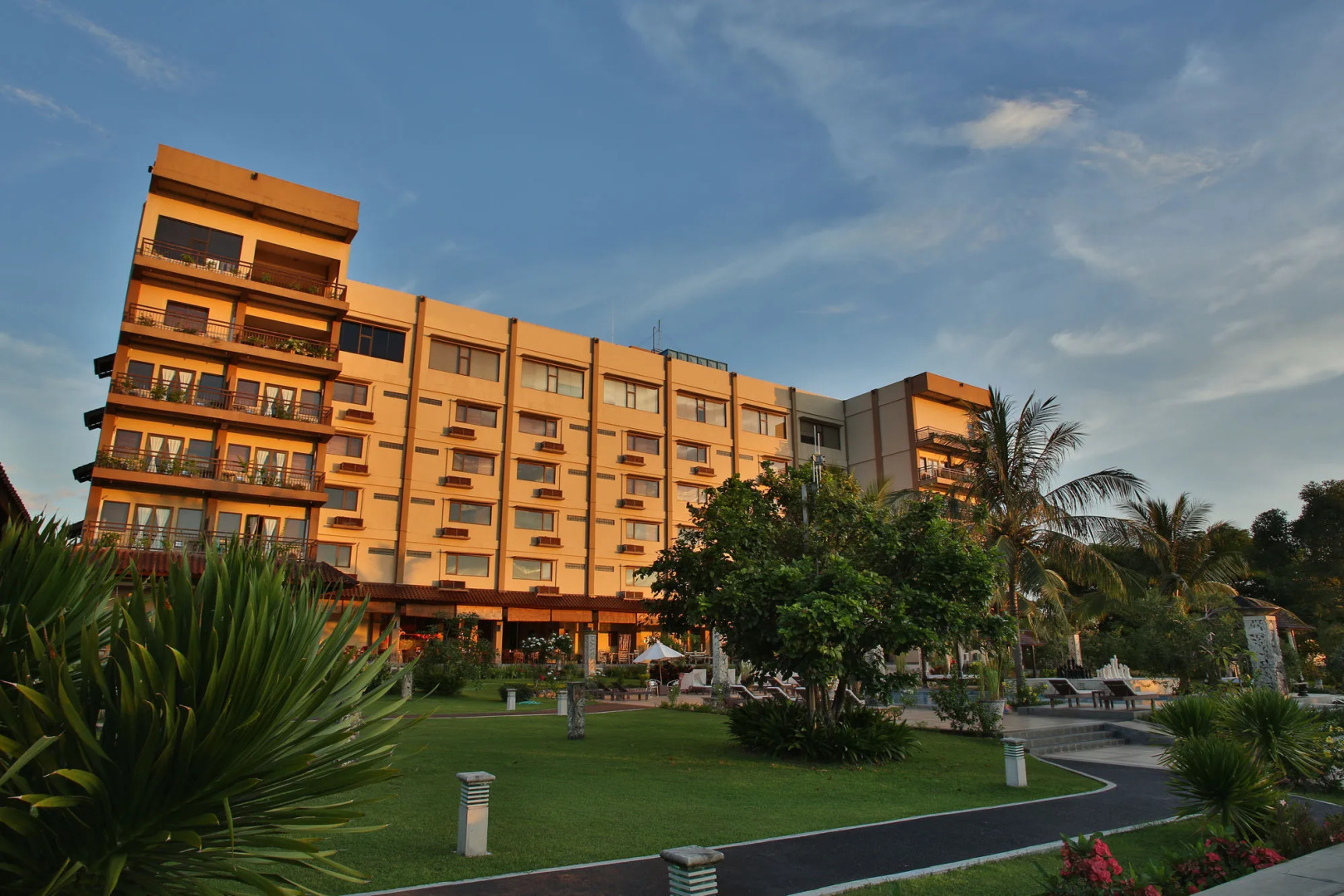 The Jayakarta Suite Komodo Flores