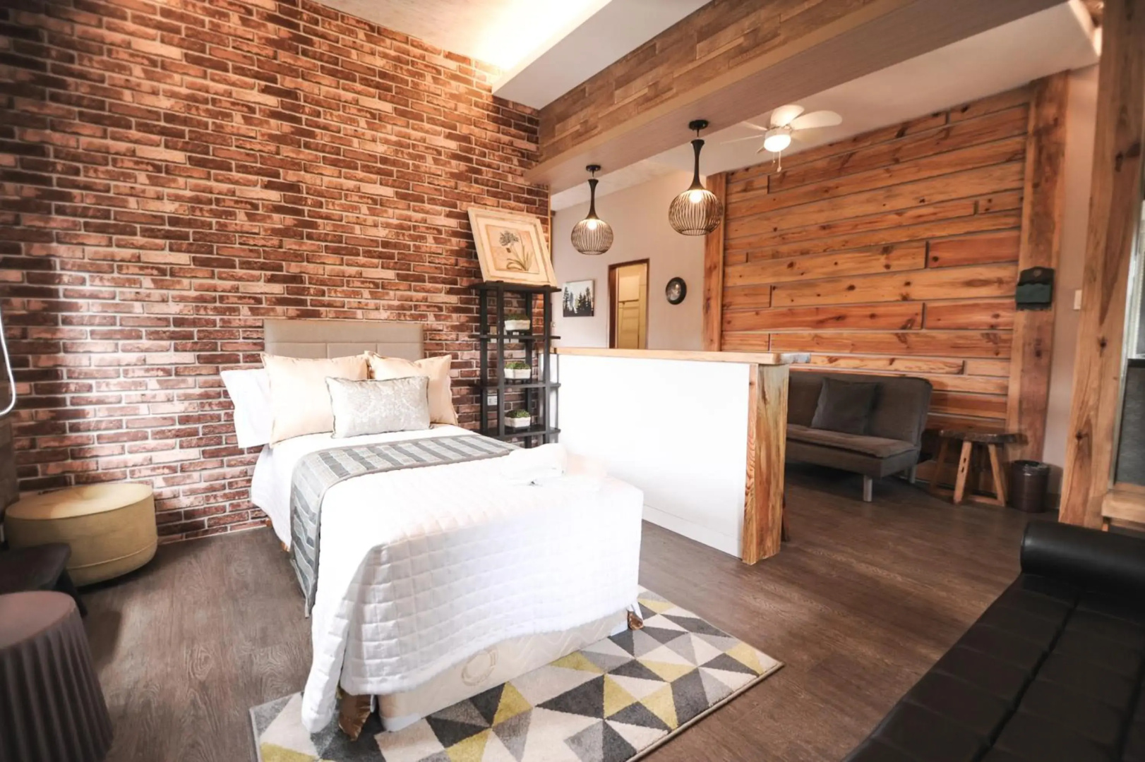 Pine Breeze Cottages