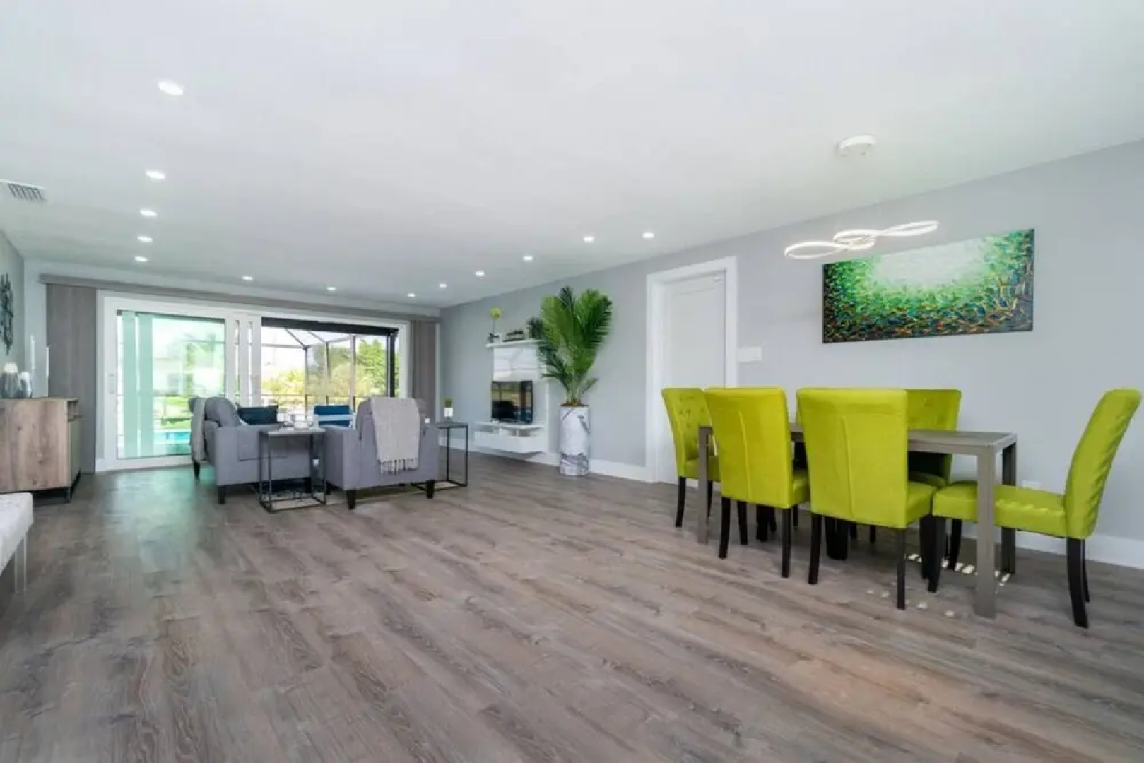 Villa Capri - Waterfront Retreat With Heated Pool