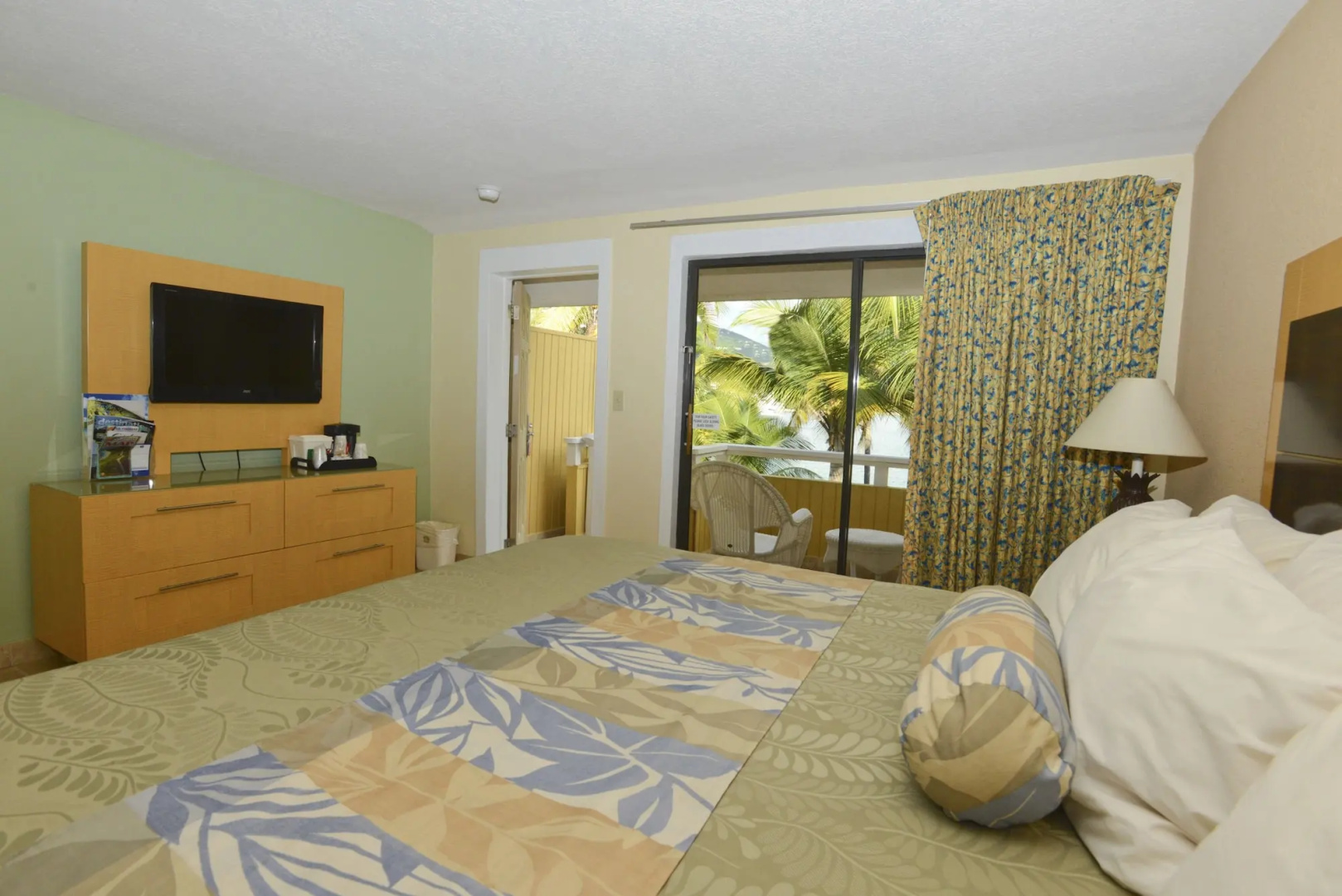 Lindbergh Bay Hotel and Villas