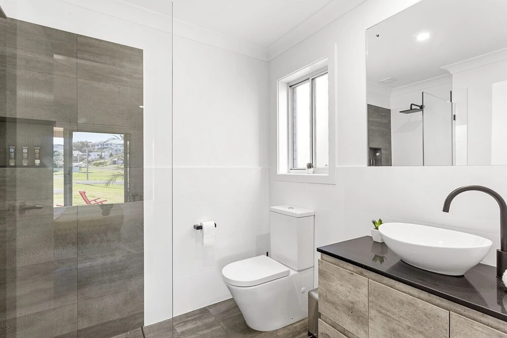 Dolphin Studio Apartment, 1a Ocean Street