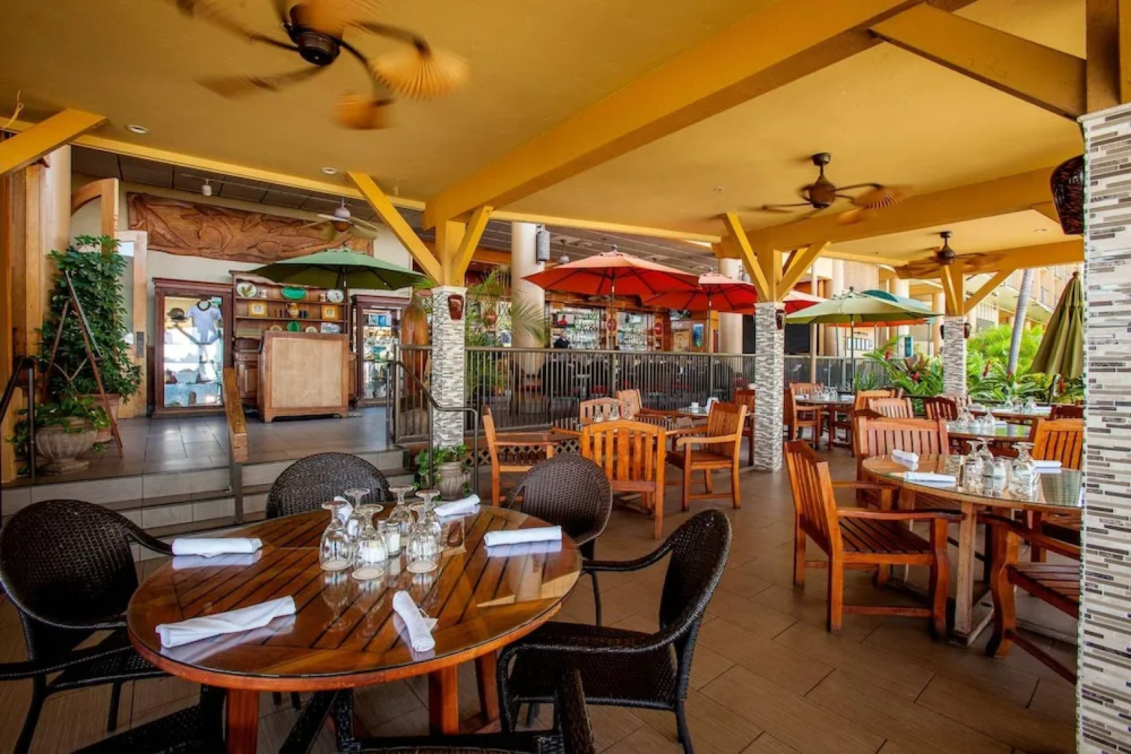 Mana Kai 412 by Coldwell Banker Island Vacations