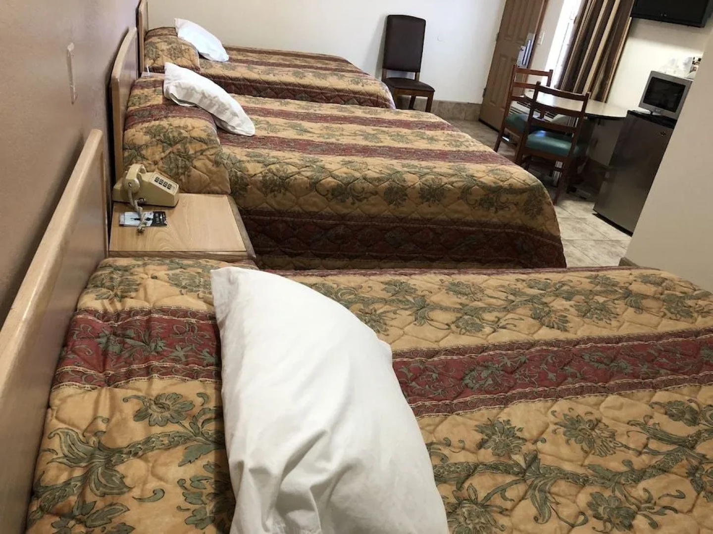 Topper Motel