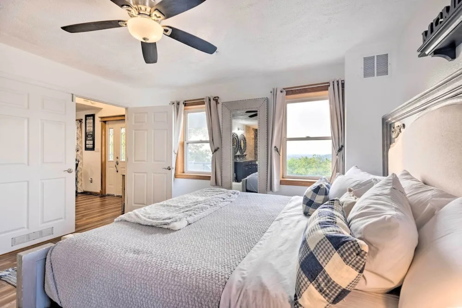 'hilltop Hideaway' Branson Home w/ Trampoline!