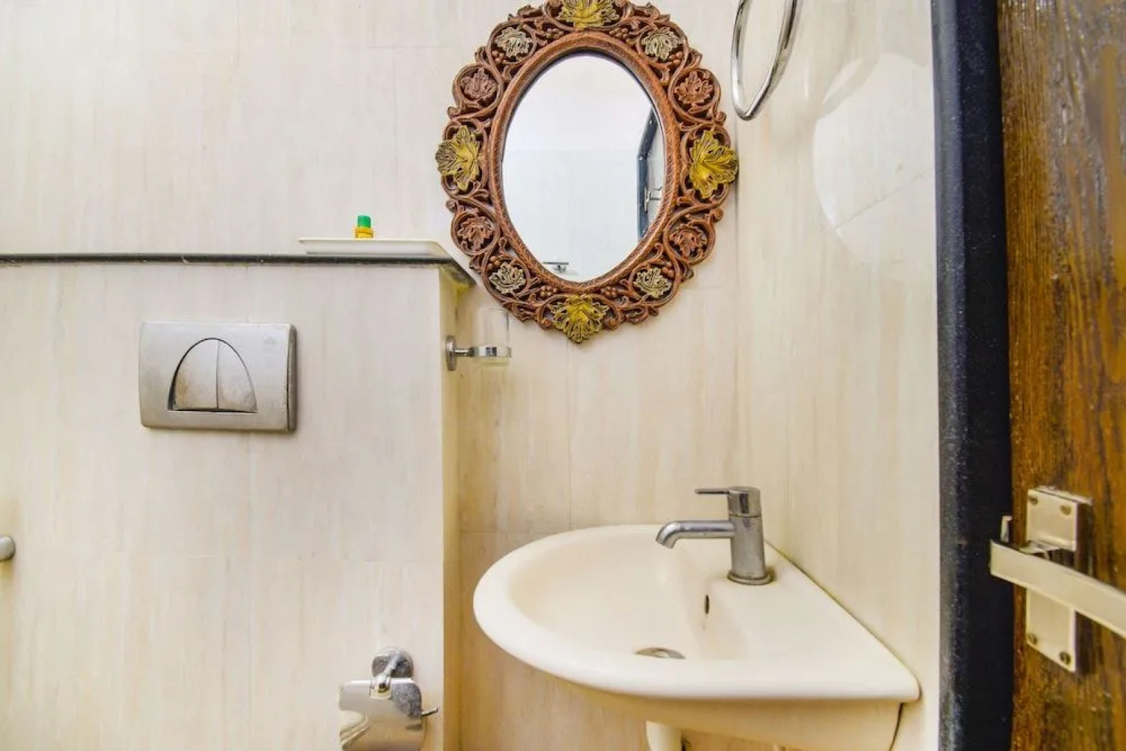 FabHotel Paradise For You