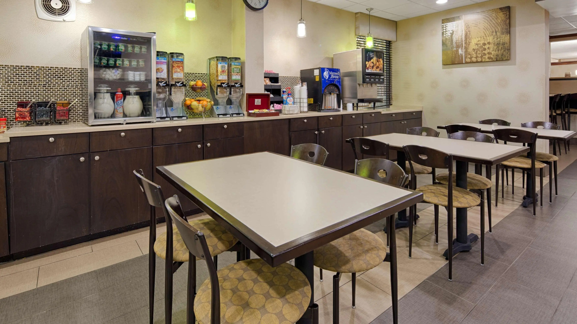 Best Western Plus Richmond Airport Hotel