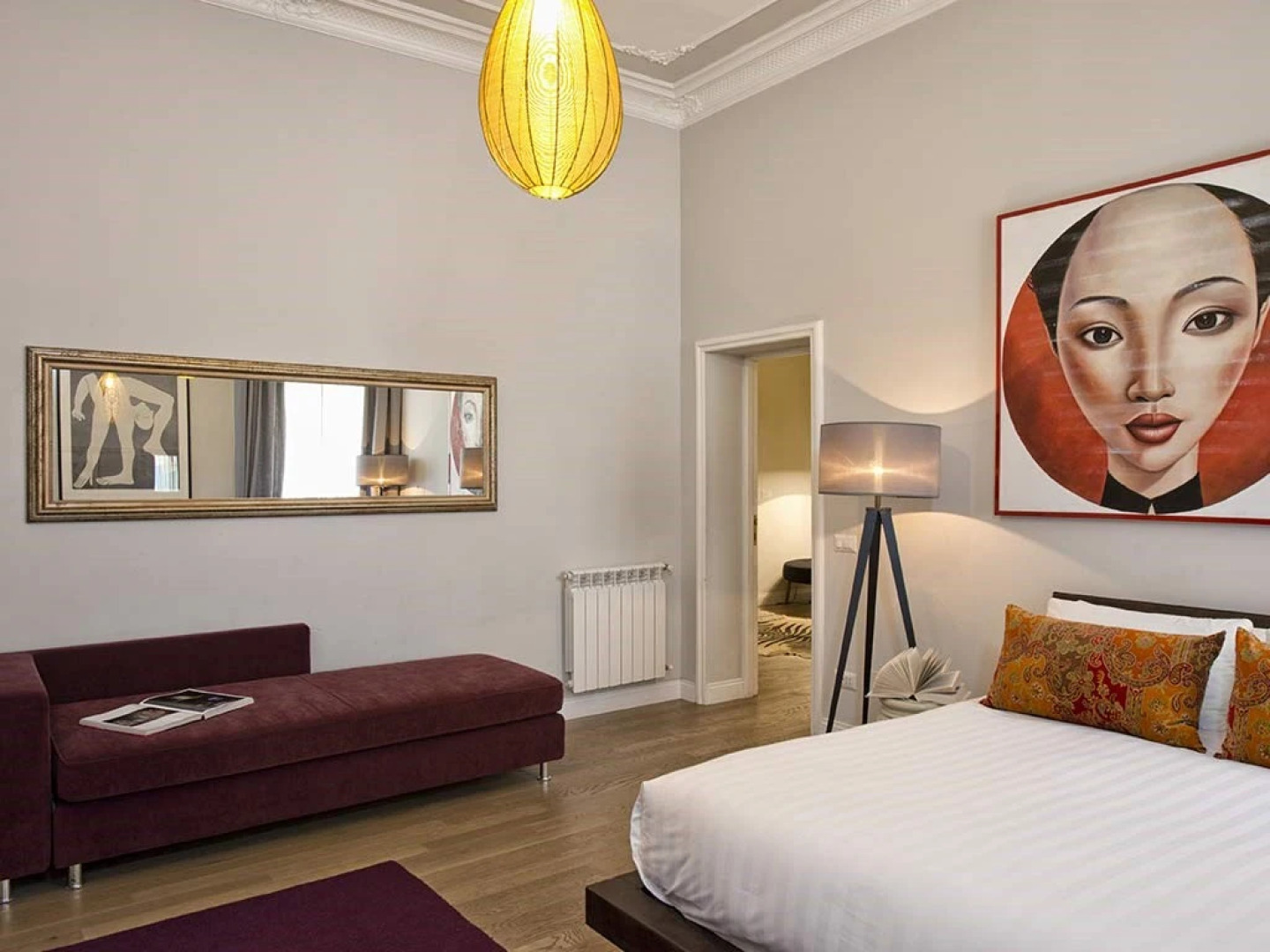 Отель The Independent Suites