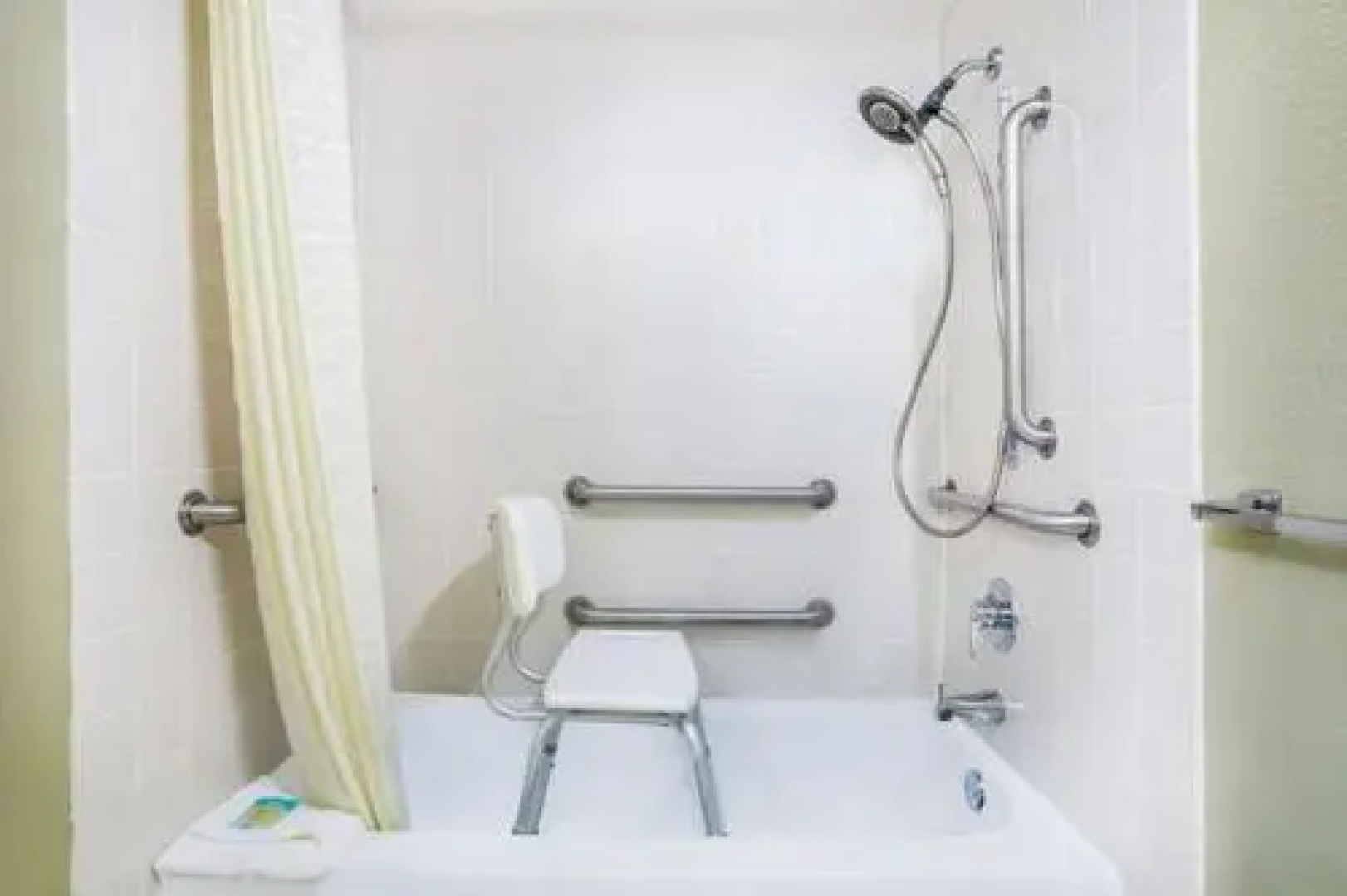Americinn Hotel & Suites - River Front