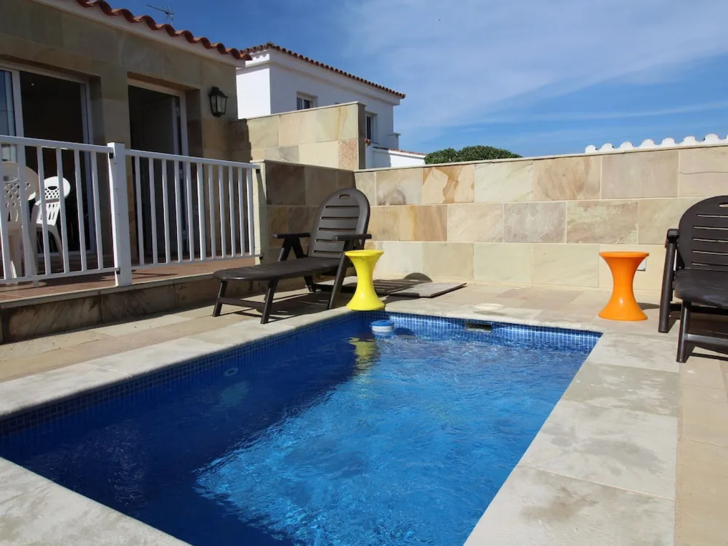 Peaceful Holiday Home with Private Pool in Empuriabrava