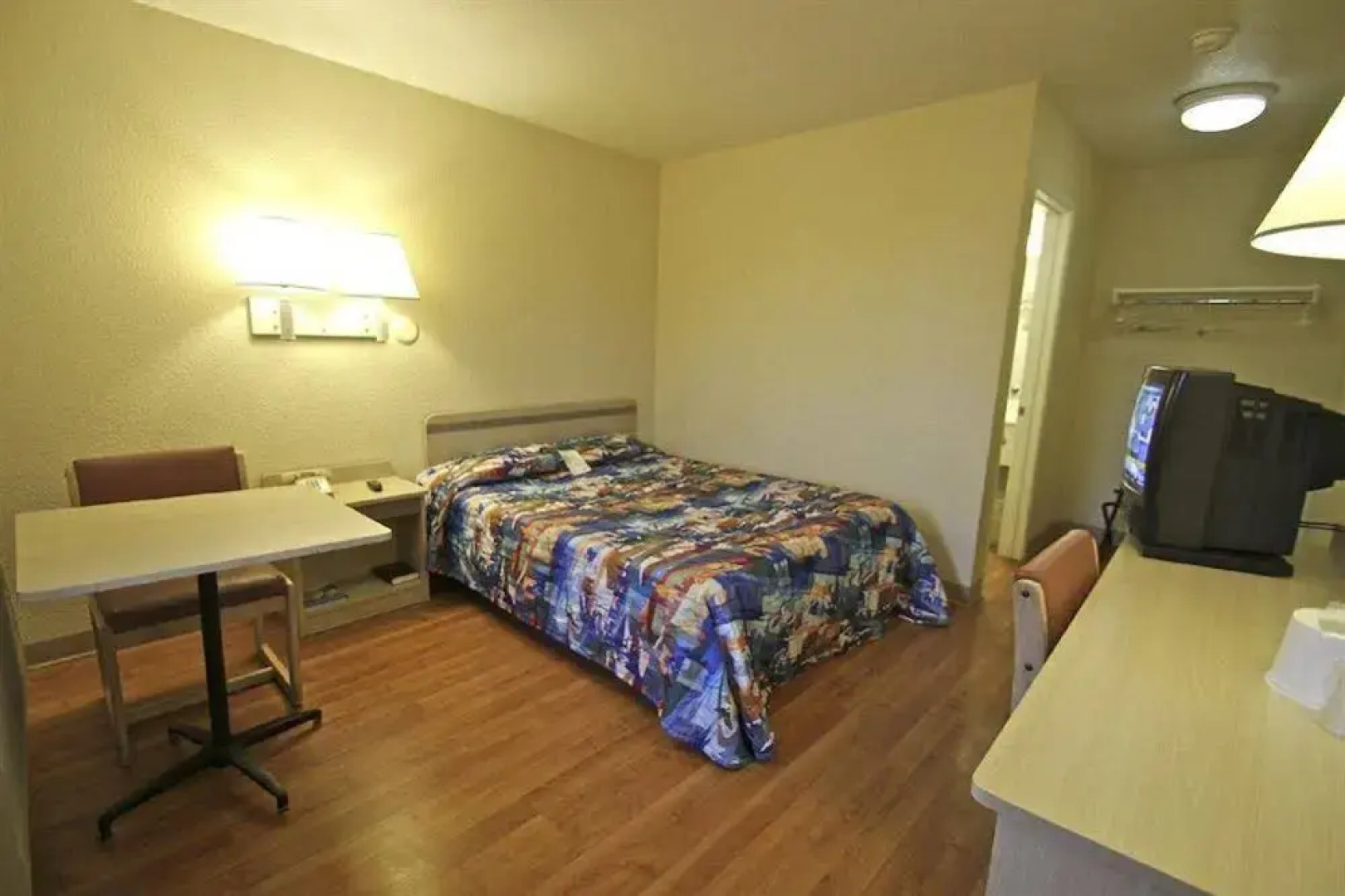 Motel 6 Manhattan Kansas