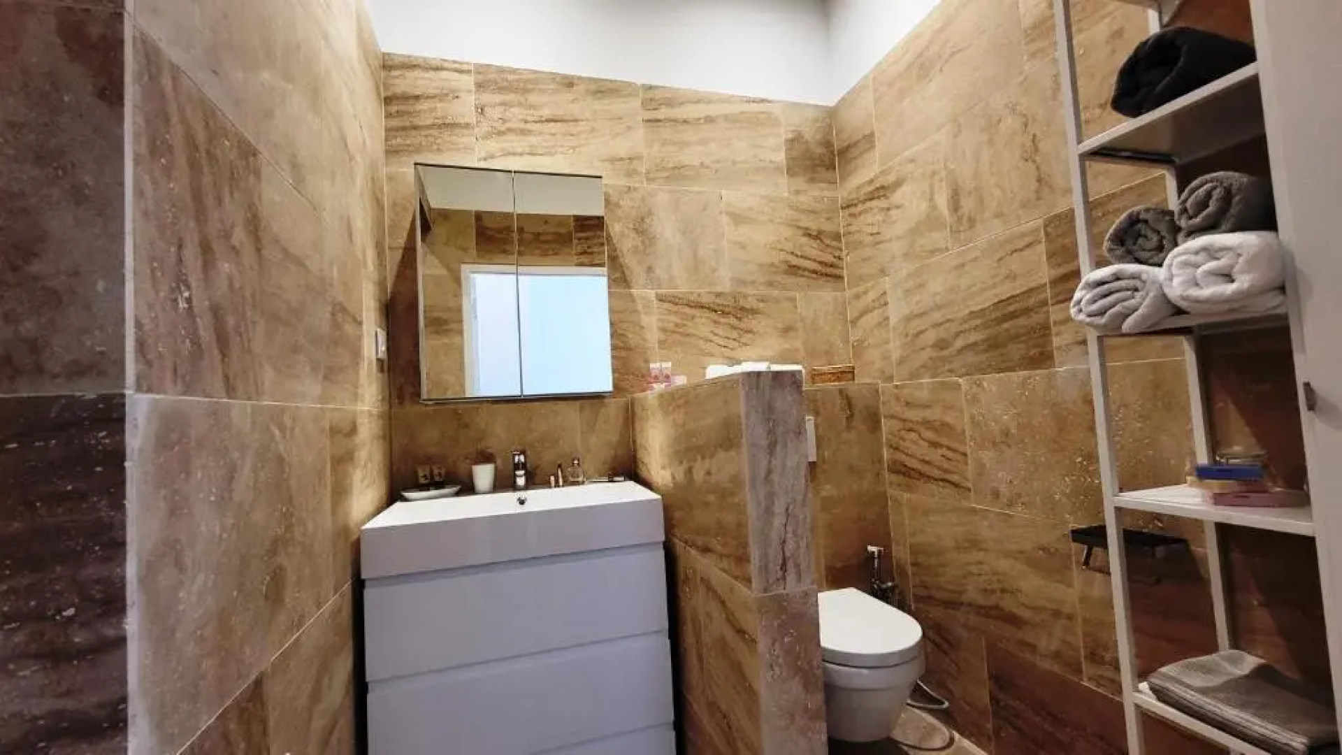 Villa Tessa for 14 people with private pool sauna and gym close to Aix en Provence