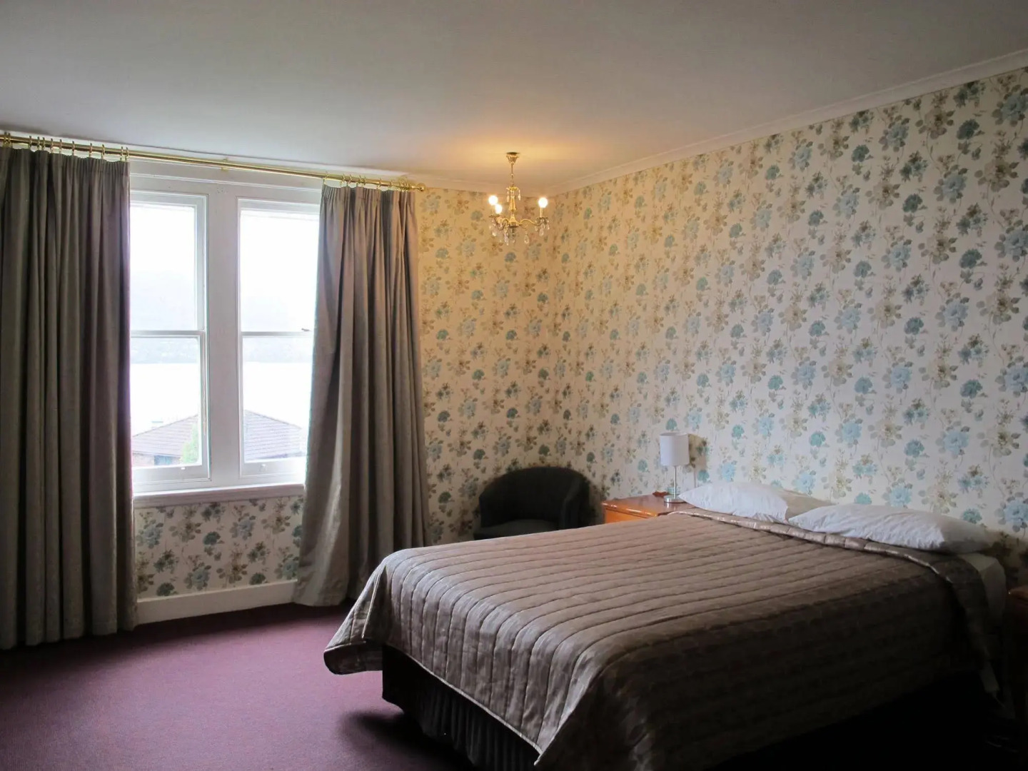 Riverfront Motel & Restaurant