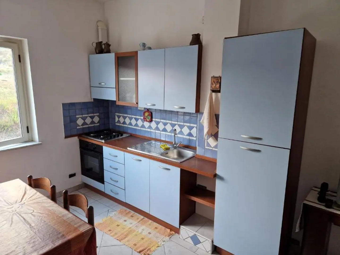 Miriam 21, a 300 metri dal mare