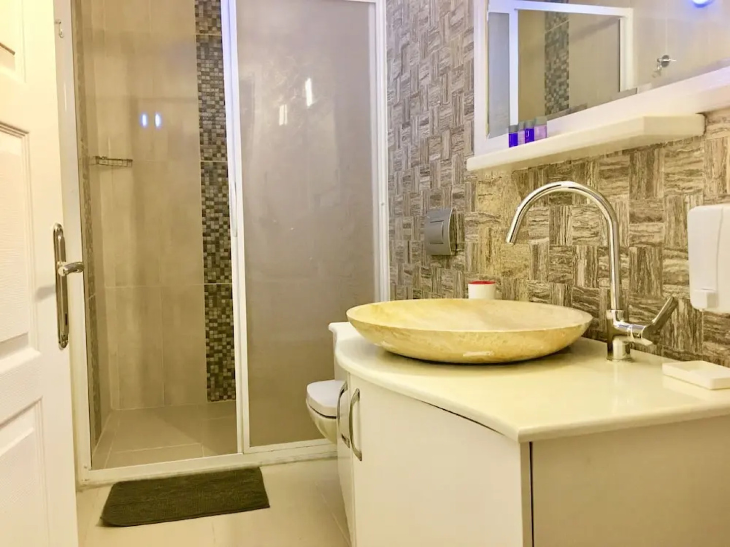 Attalos Suites Hotel