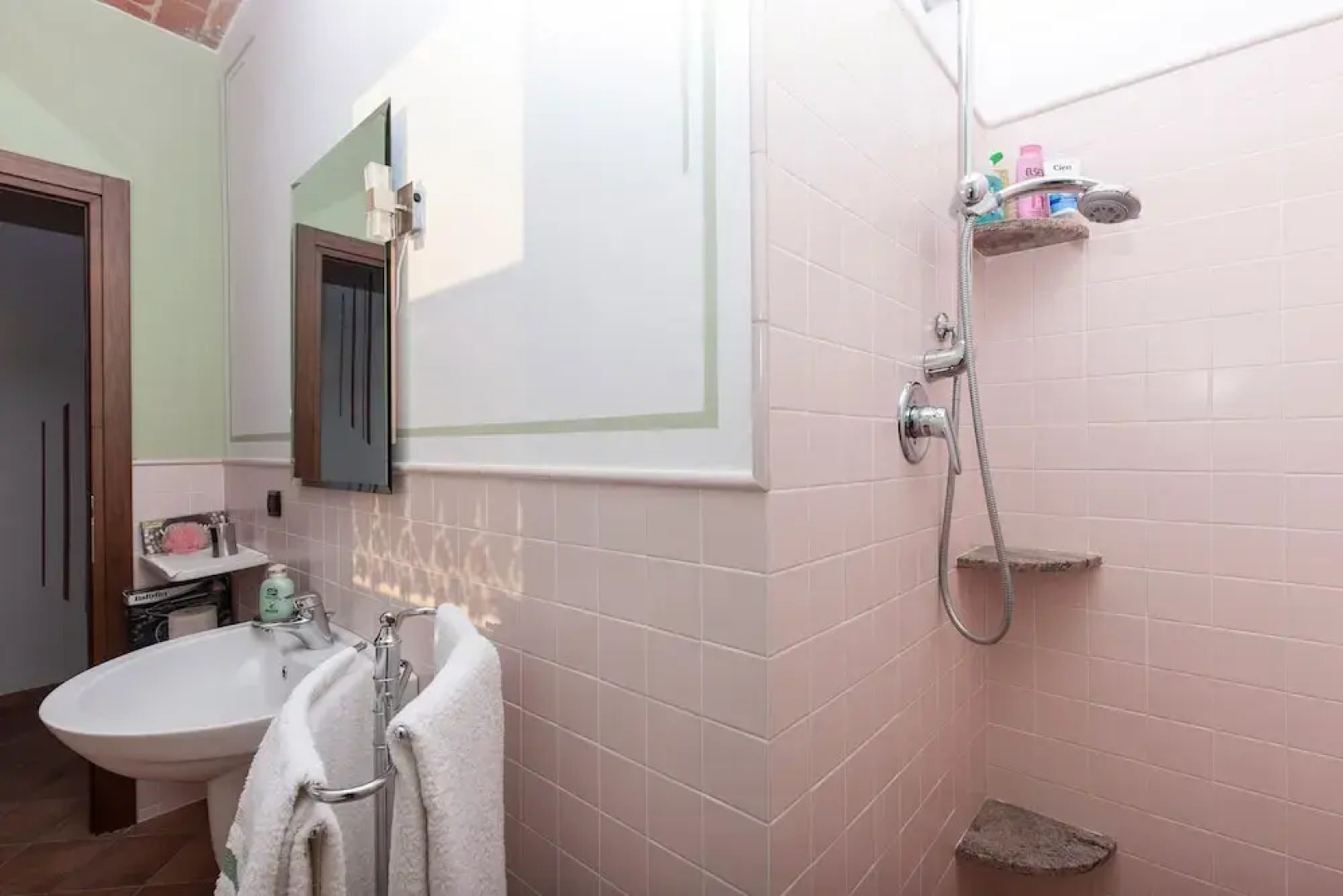 The Grape Pergola House