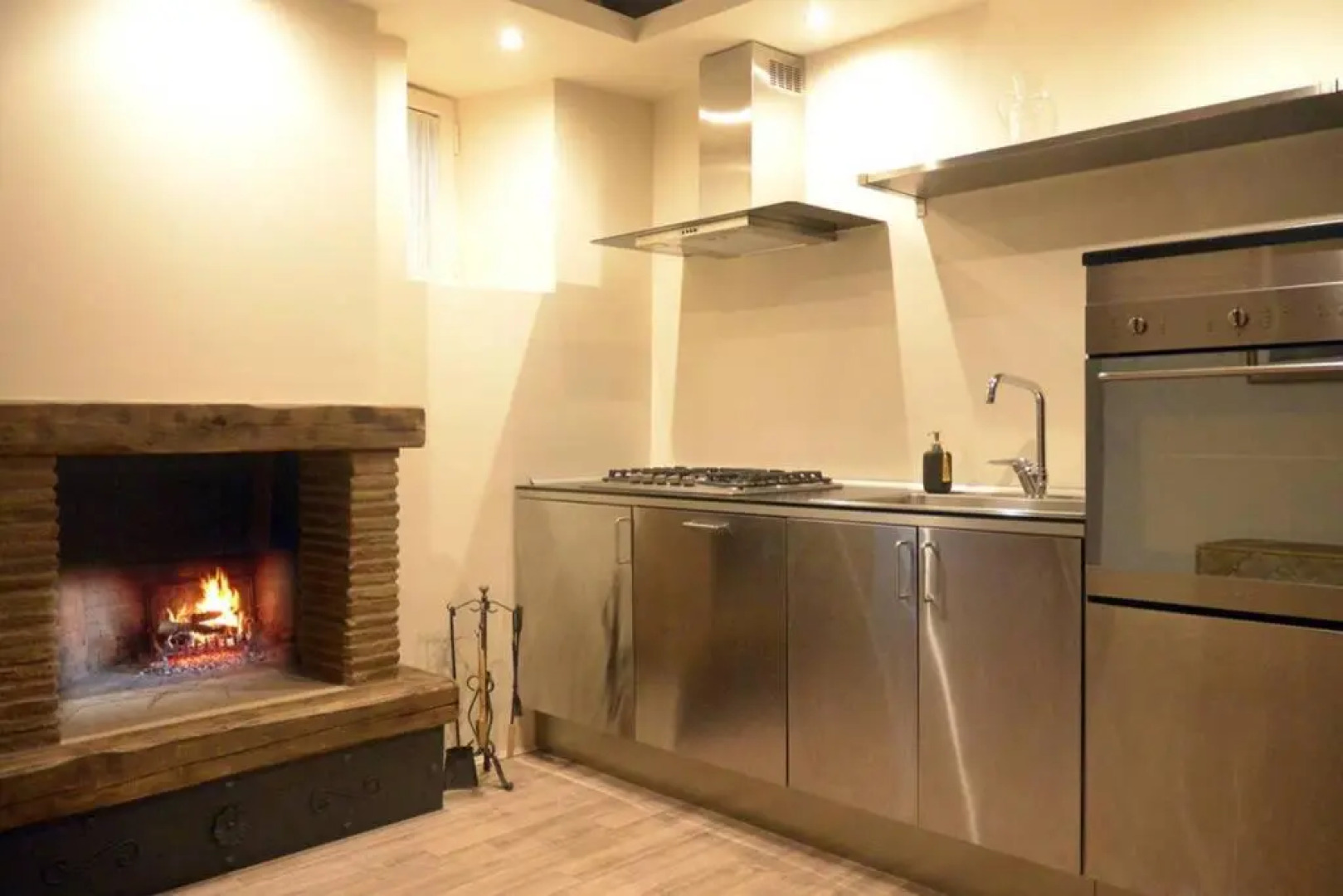 "Le Pietre Silenti" Antica Dimora Del 1300' (Adults Only)