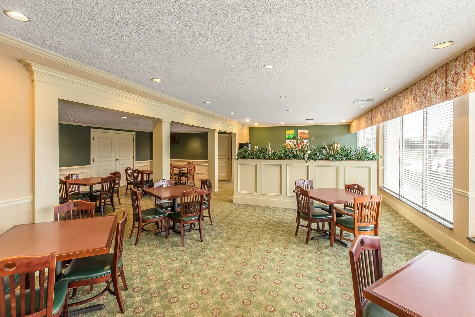 Quality Inn & Suites McDonough South I-75