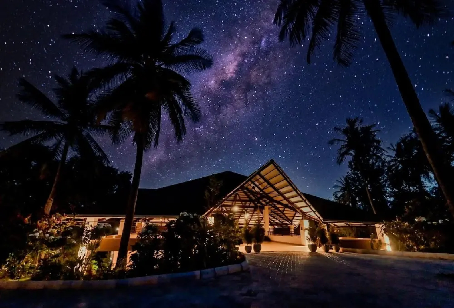 Commune18 Resorts