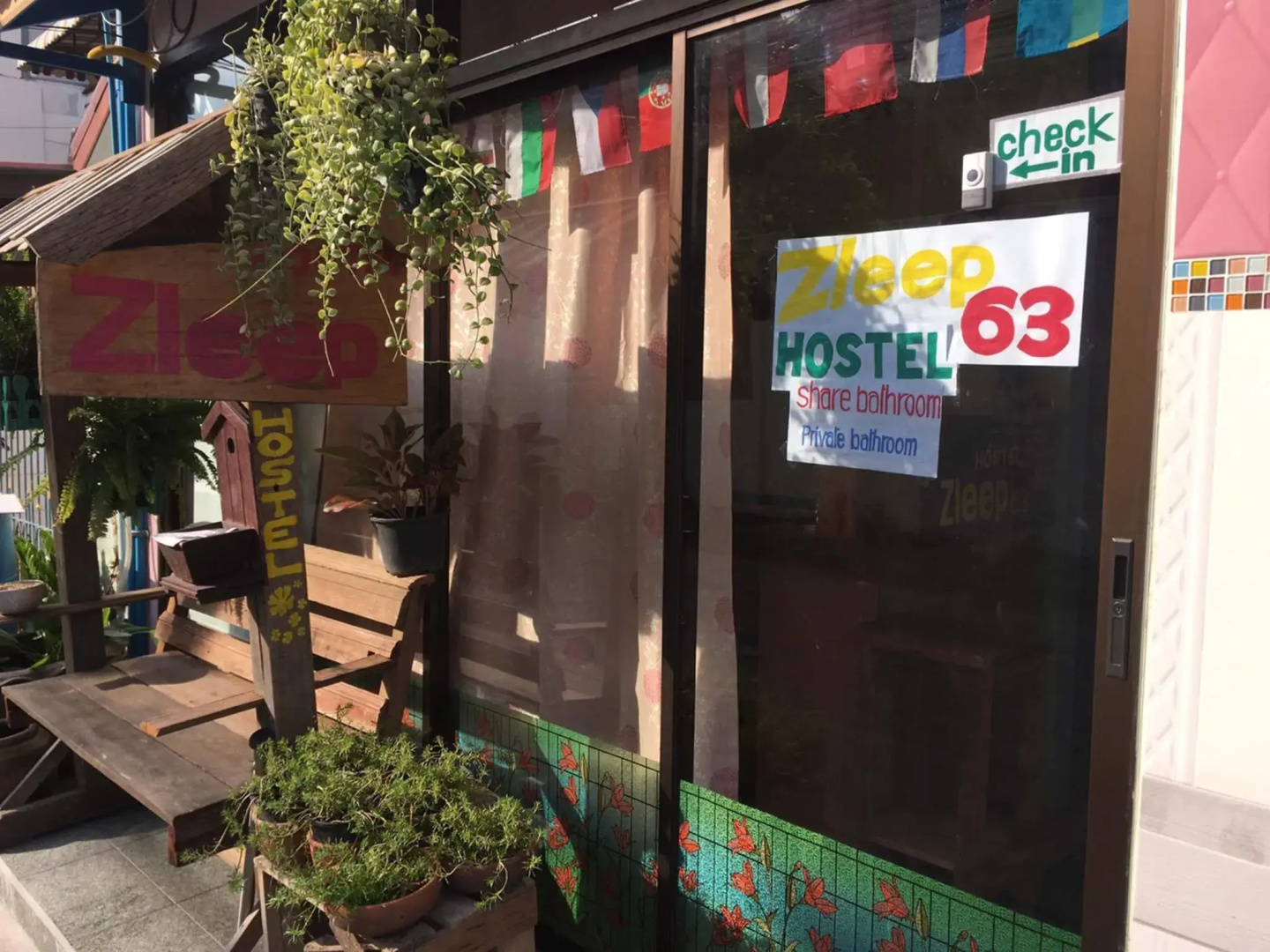Zleep63 - Hostel