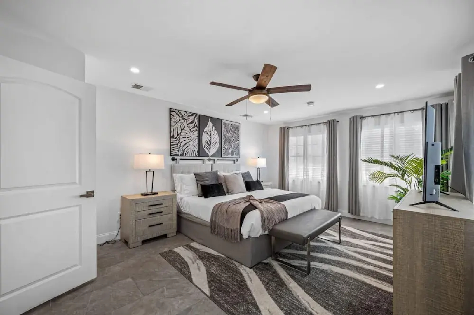 Luxe Largo Retreat: Pool, Games, Basketball & More