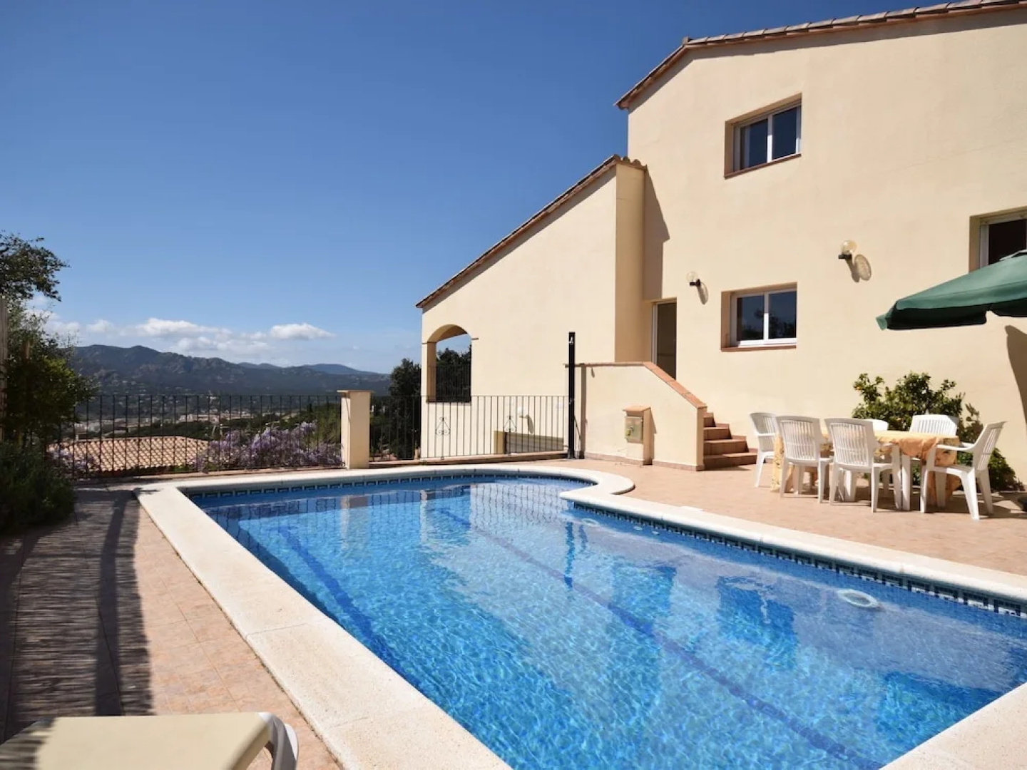 Splendid Villa in Santa Cristina d'Aro with Swimming Pool
