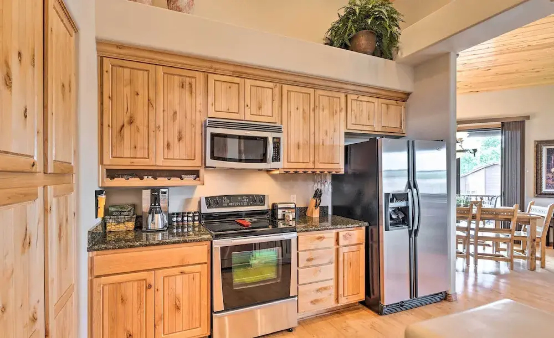 Unwind Fireside: Dog-friendly Show Low Townhome!