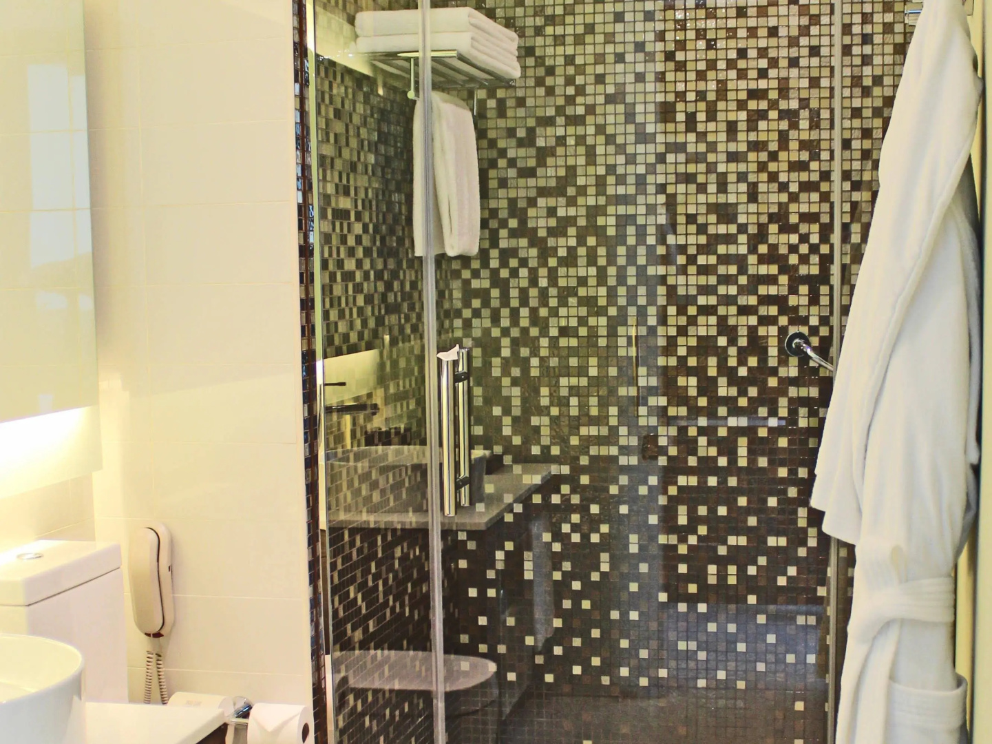 Hyatt Place Dubai Al Rigga Hotel & Residences