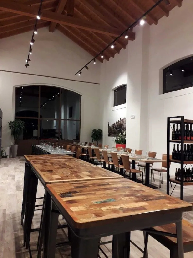 Smart Rooms & Restaurant