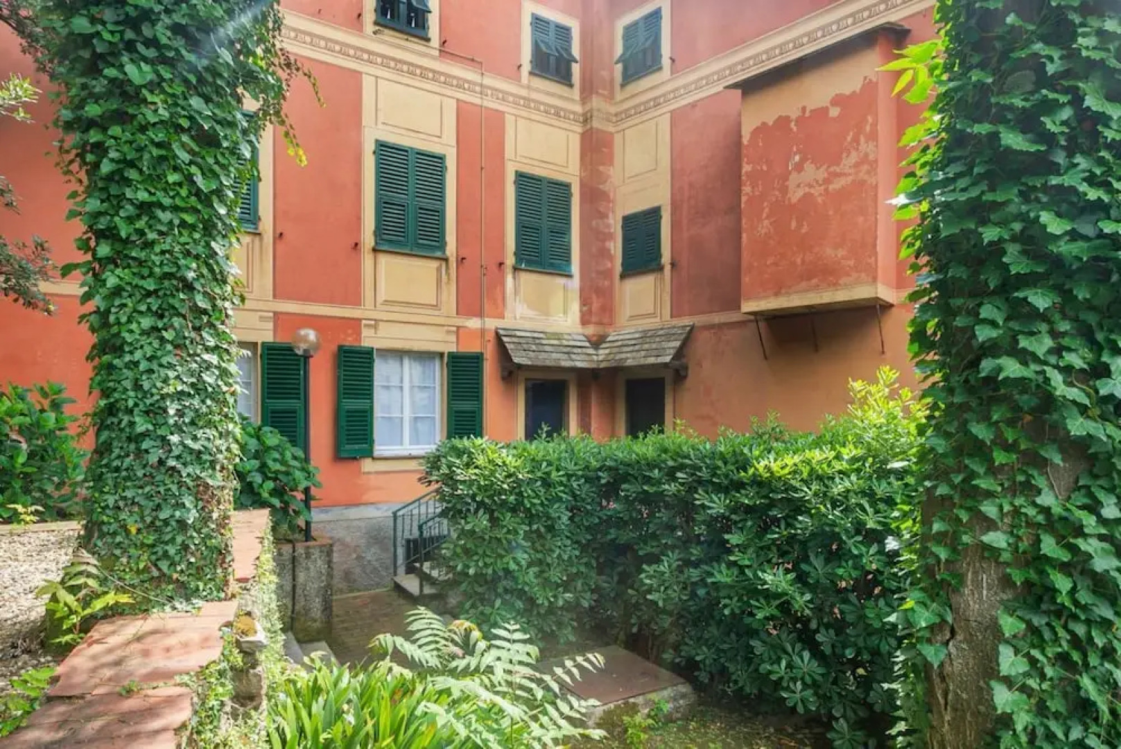 Camogli Bright Apartment with Parking