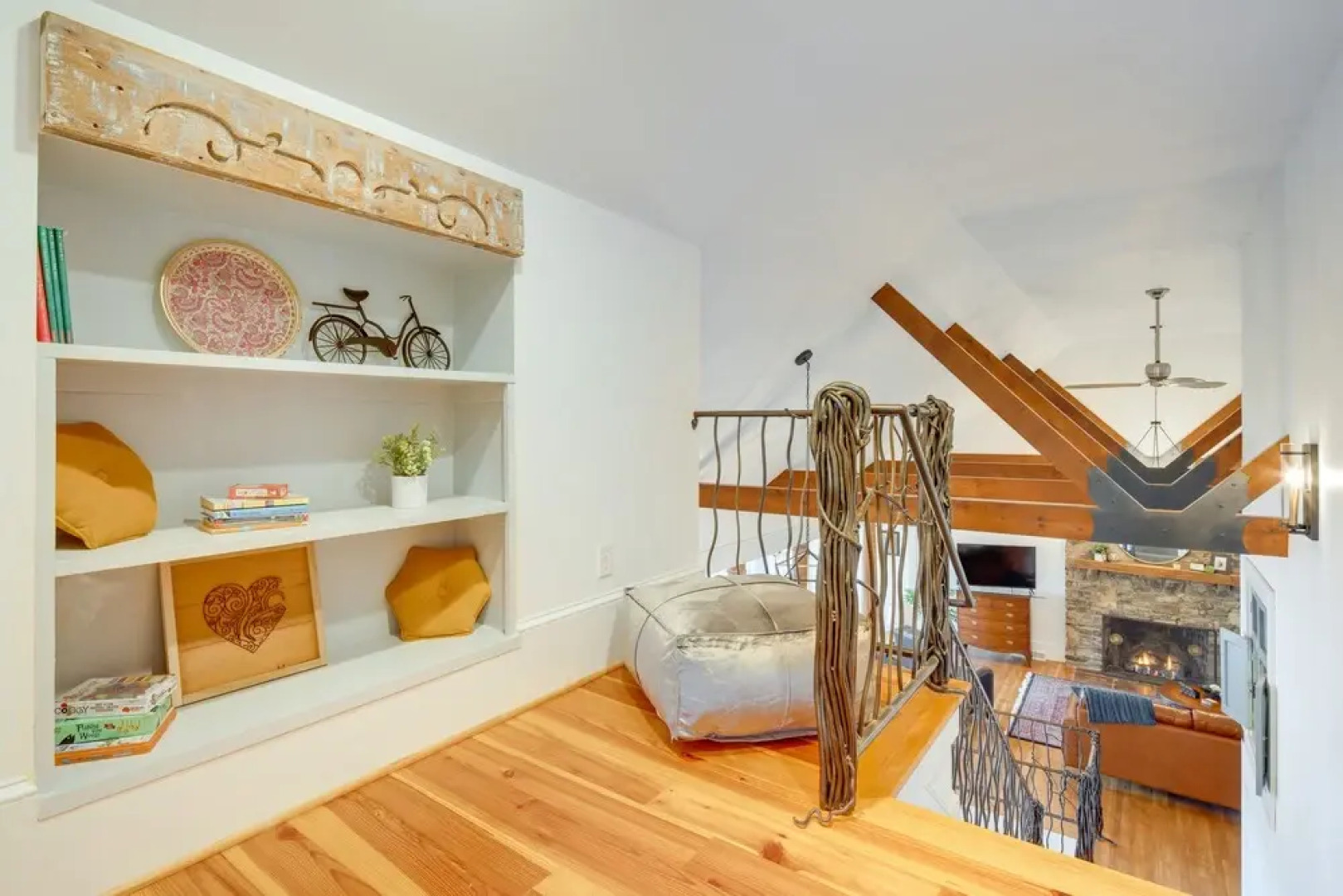 Lakefront Landrum Home w/ Deck, Fire Pit & Kayaks!