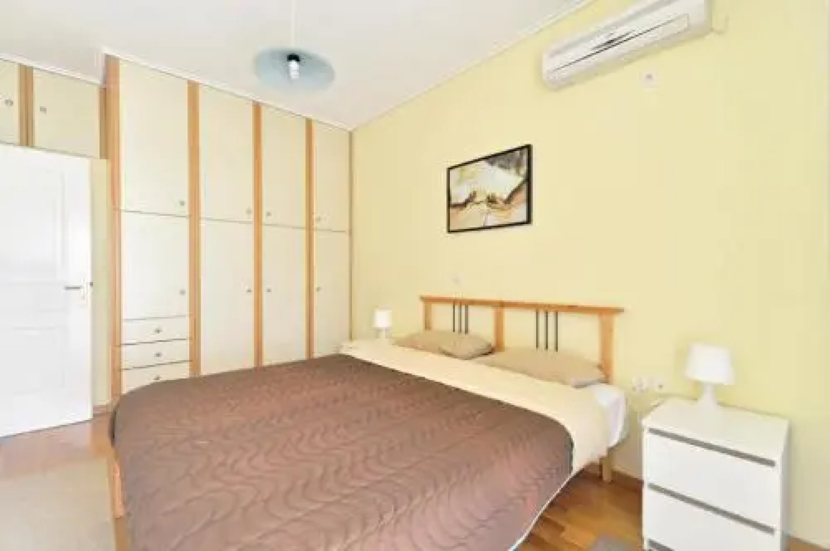 Kosta's Family House