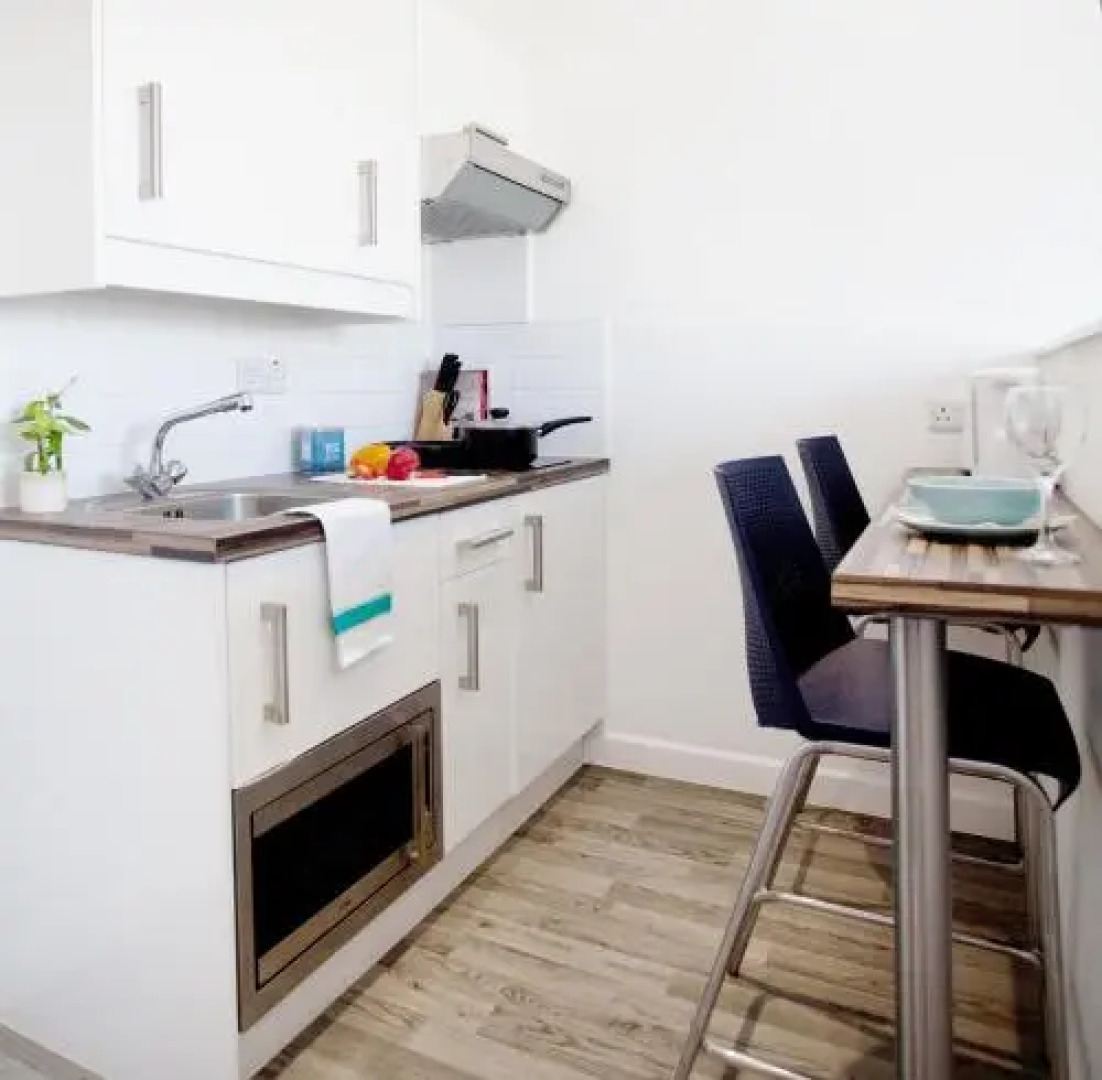 Peace Apartments - Hatbox