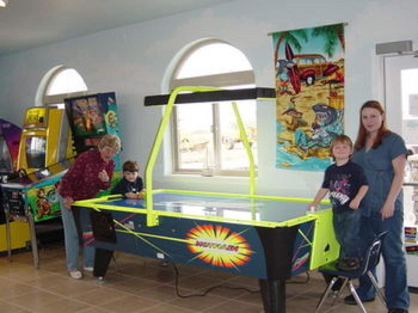 Emerald Dolphin Inn & Mini Golf