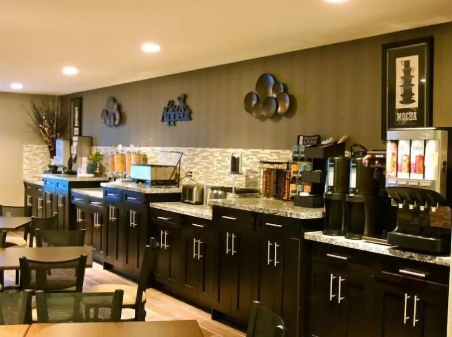 Stoughton Western Star Inn & Suites