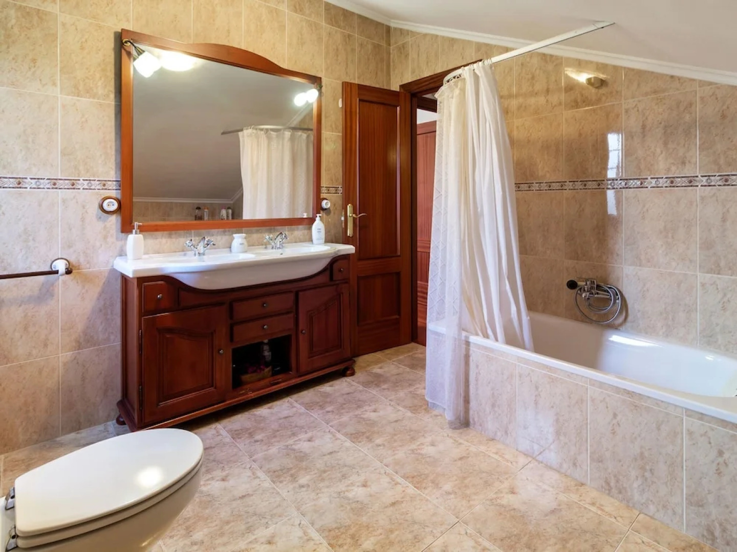 Exquisite Holiday Home in Carasa With Private Garden