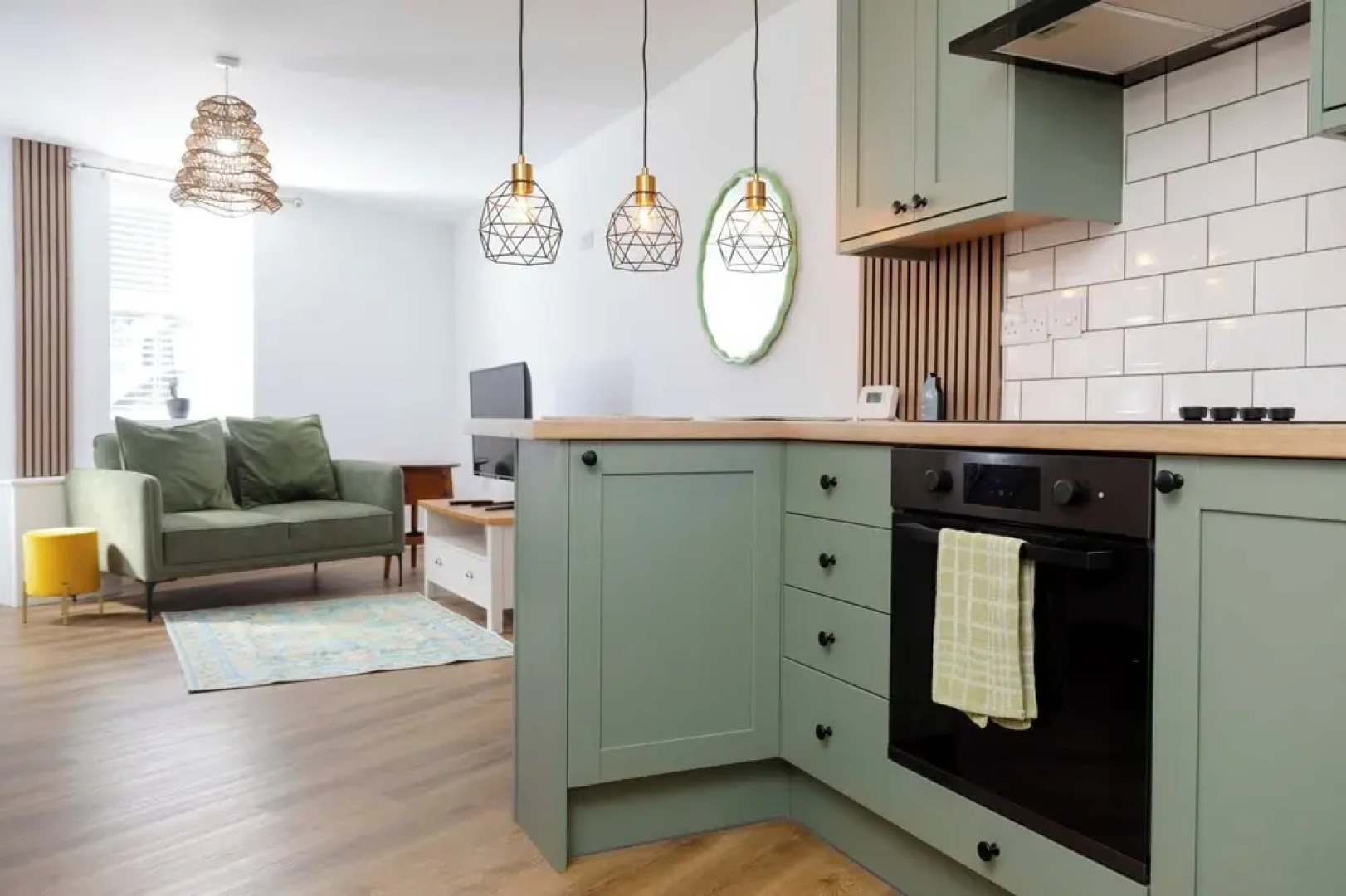 Cosy-cute Miner's Cottage on the Taff Trail