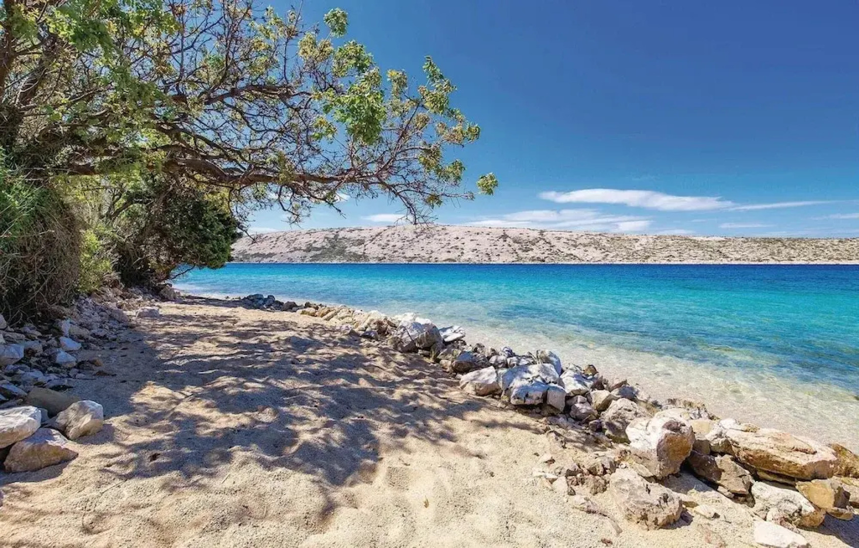 Amazing Home in Barbat na Rabu With 6 Bedrooms, Jacuzzi and Outdoor Swimming Pool