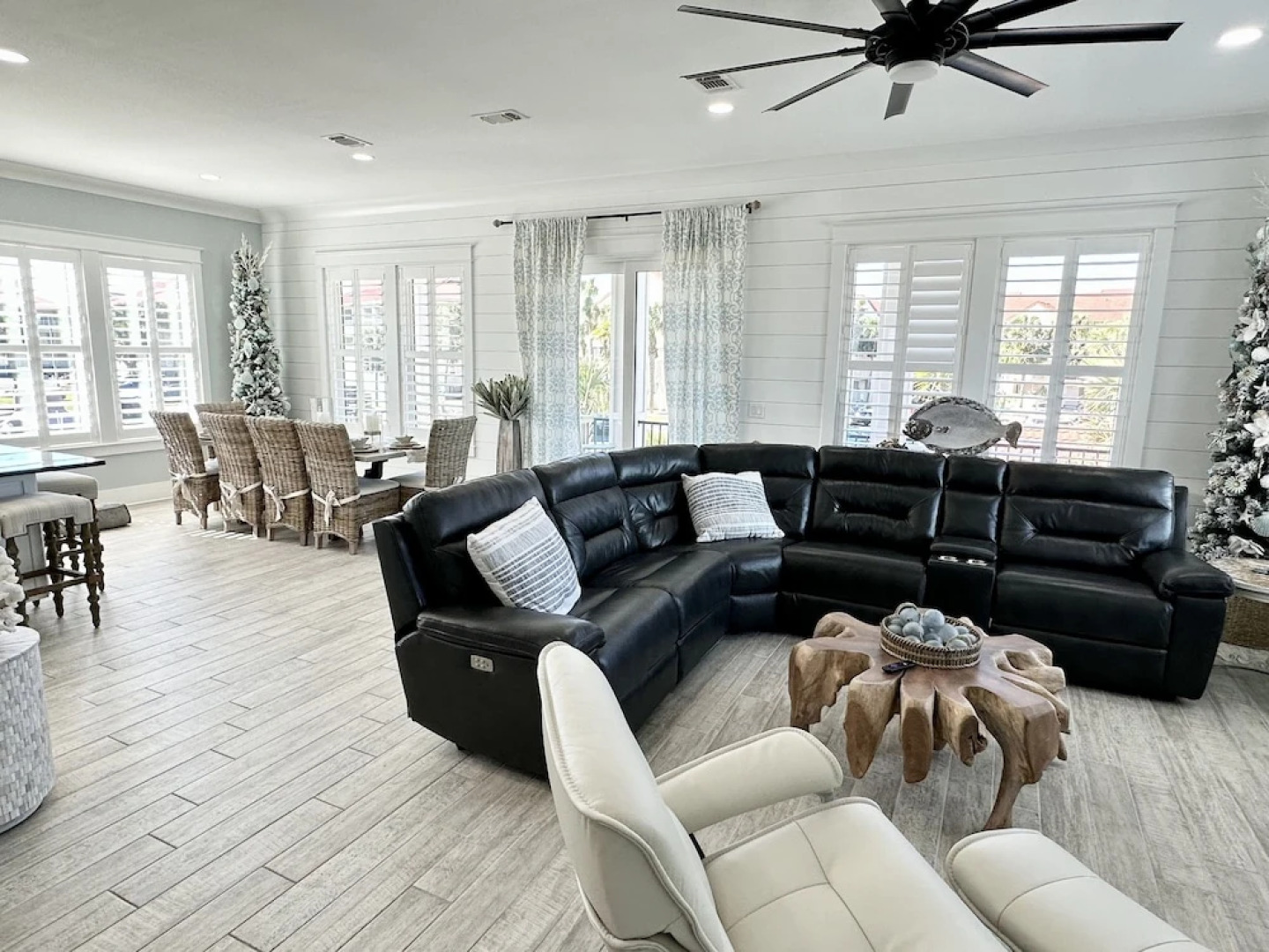 Casamigos 6 Bedroom Home by RedAwning