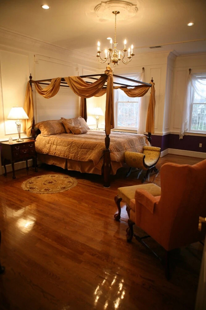 Rosewood Manor Bed & Breakfast