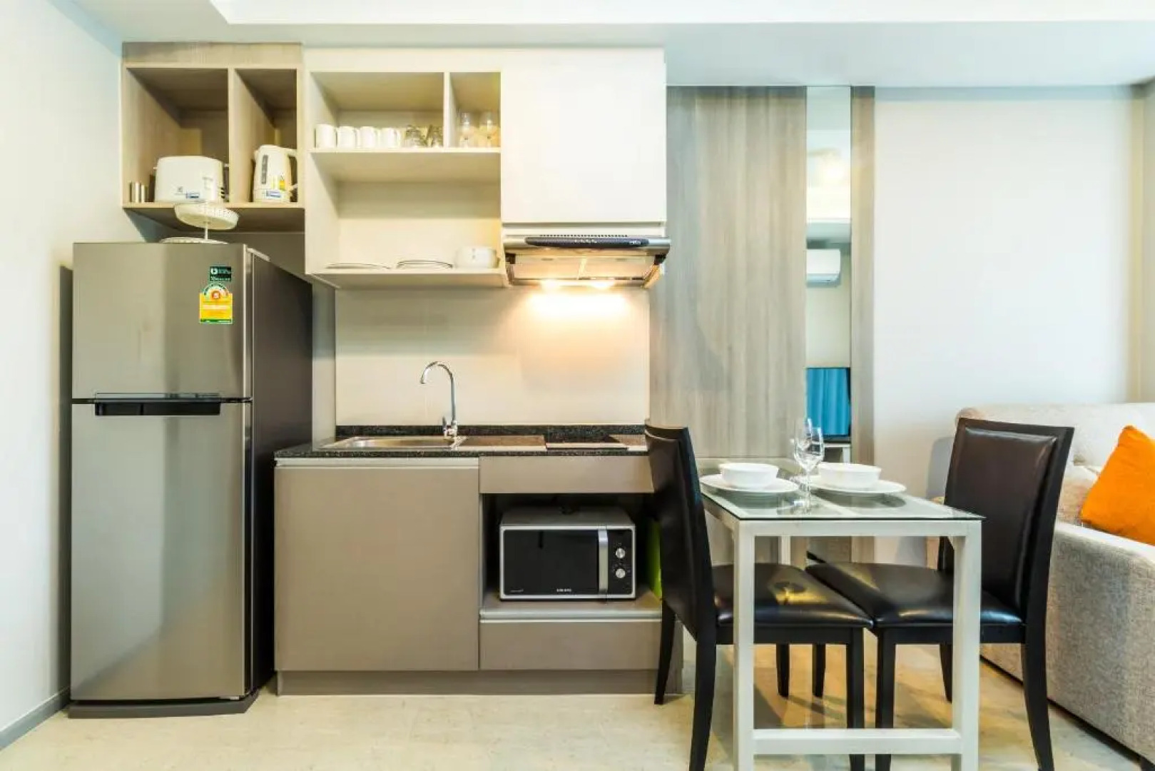 6 Avenue Surin by Lofty